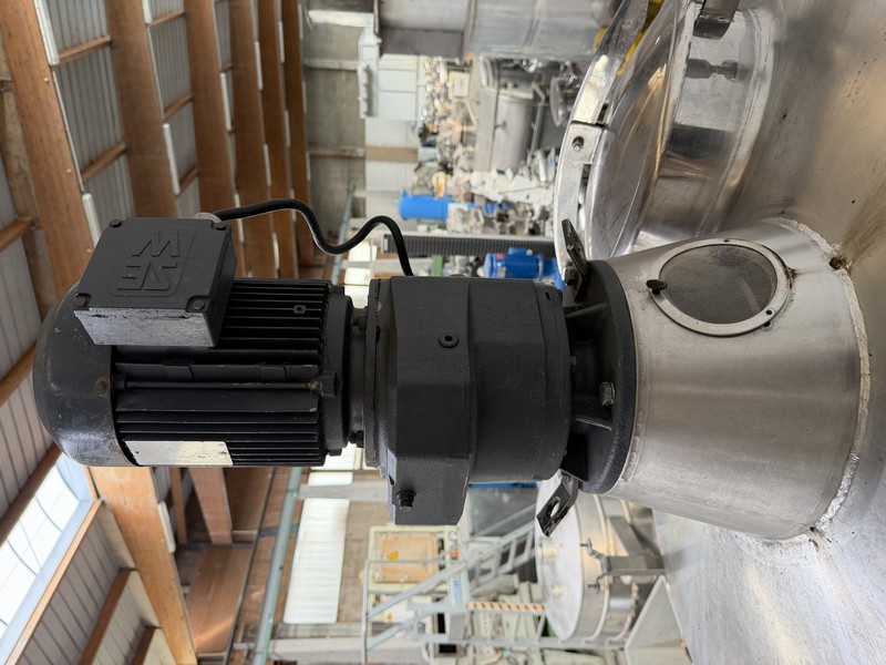 GOAVEC SS mixing tank 1847 litres total with insulation