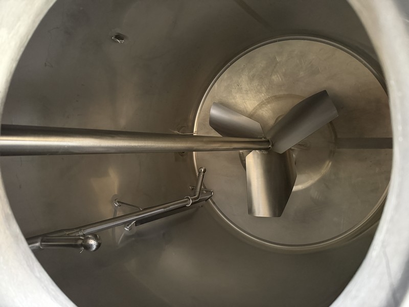 GOAVEC SS mixing tank 1847 litres total with insulation