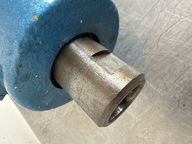Tête d'agitateur avec moteur 2 vitesses 0.75/0,4 kw - 1355/700 T/min RAYNERI type 728