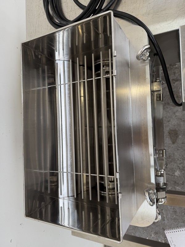 Calibreur tamiseur oscillant FREWITT type MF-6 - Inox 316L (parties en contact)