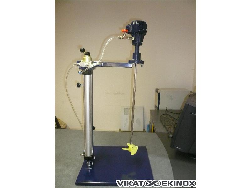 Agitateur pneumatique neuf type FT - Z 006, monte et baisse