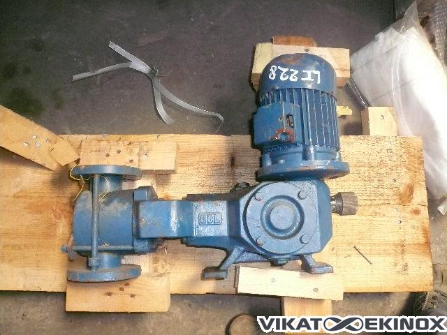 Pompe doseuse inox à piston OBL Type RH65P86 débit 410 litres/h.