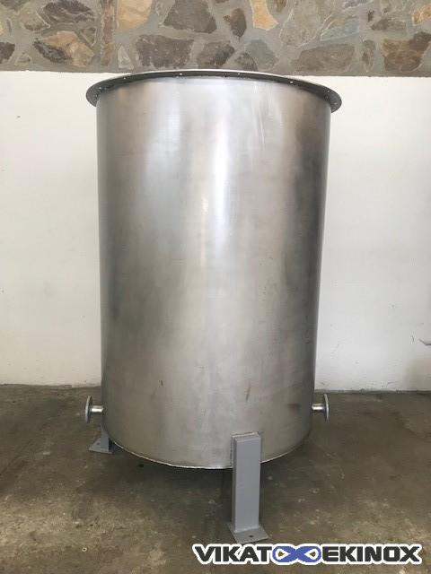 Cuve inox sur 3 pieds env. 2000L
