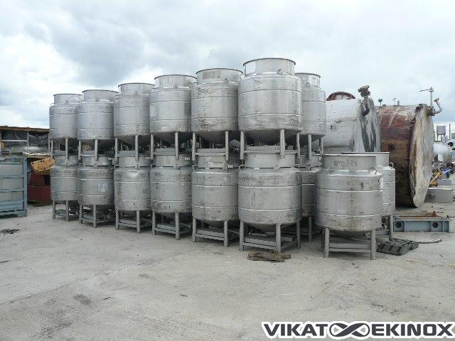 68 stainless steel containers of 800 liters, make BSI