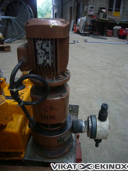 Pompe doseuse 80 l/h PRECI en plastique