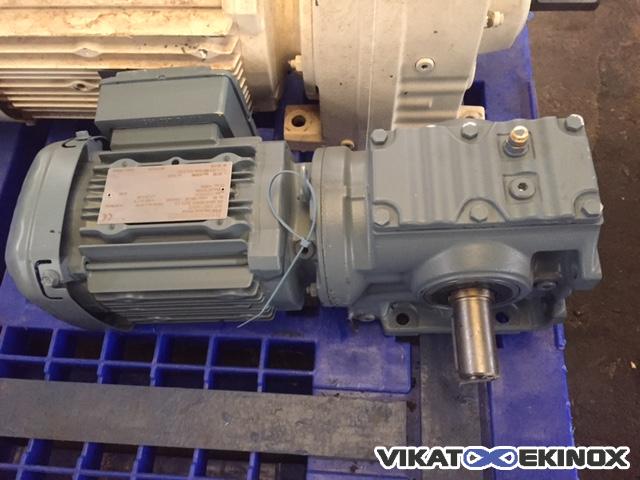0,4/0,63KW 29/56RPM 2 speed Sew Usocome geared motor type S47 DRS71M4/2