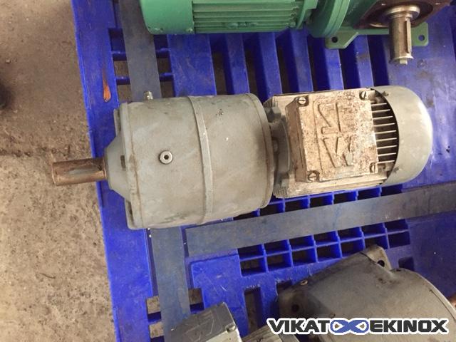 0,55KW 20RPM geared motor SEW type R60DT80K-4