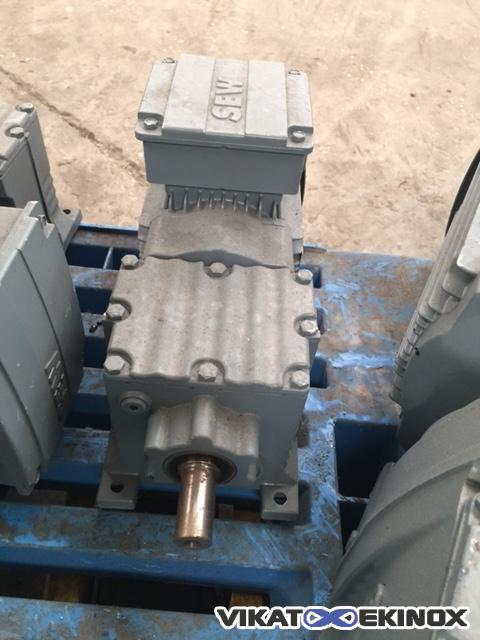 0,37KW 100rpm Sew geared motor type R17 DRS7154