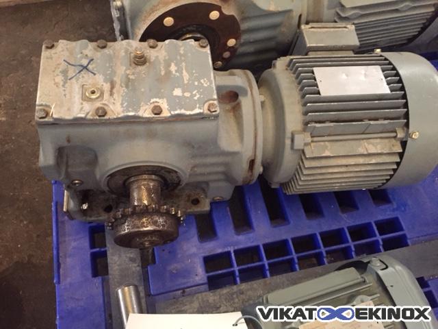 Motoréducteur Sew Usocome 1.5 KW 38 T/min Type : S67DT90L4
