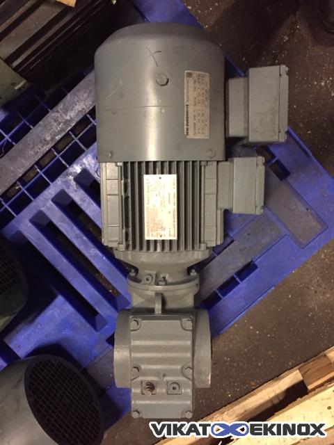 1,1KW 32rpm Sew geared motor type SA57DT90L4/2/VS