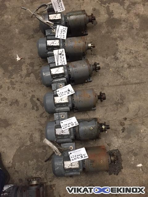 Motoréducteur 0,37KW 98T/min Sew Eurodrive Type R40 DT71D4
