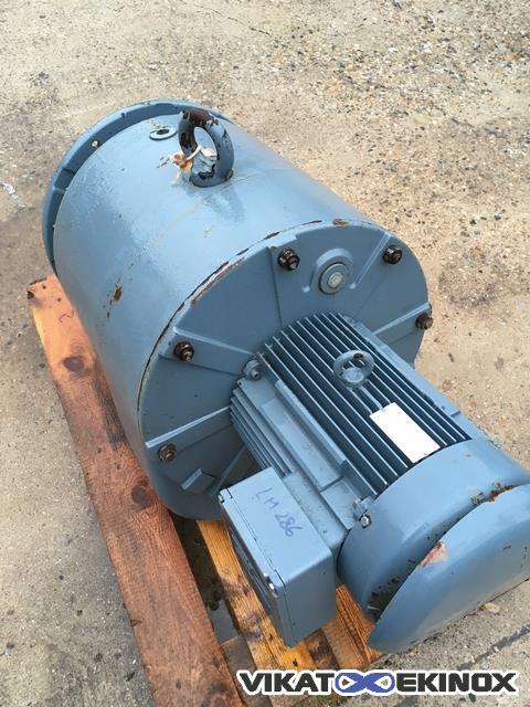 Motoréducteur 11 KW - 18 tr/mn Sew Usocome Type : RF160DT160M