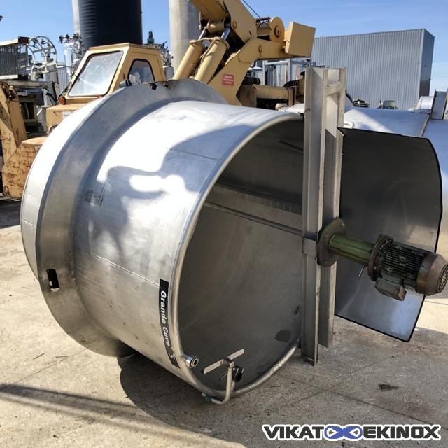 S/S mixing tank 2200 litres