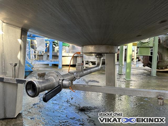 Agitated stainless steel tank 3200 litres