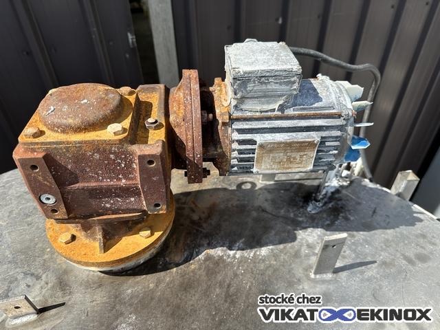 3000L S/S agitated tank with insulation