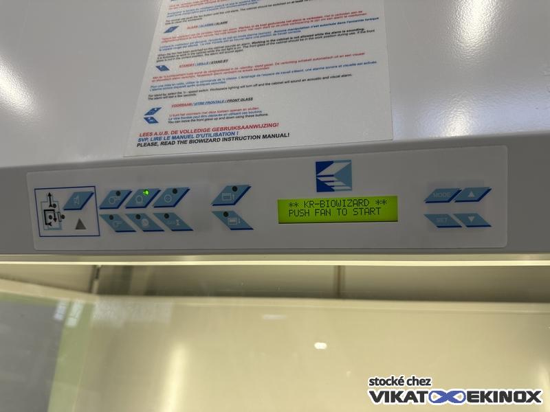 Armoire/hotte de sécurité microbiologique à flux vertical KOJAIR type KR-130 BW