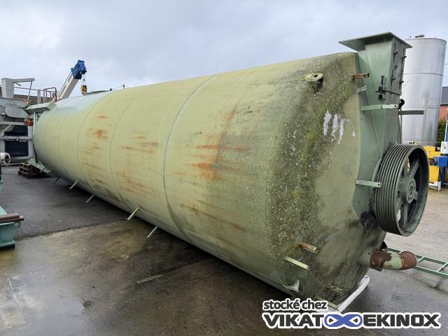 Silo mélangeur acier 44000 litres avec trémie d'alimentation MUSSO type MV44000