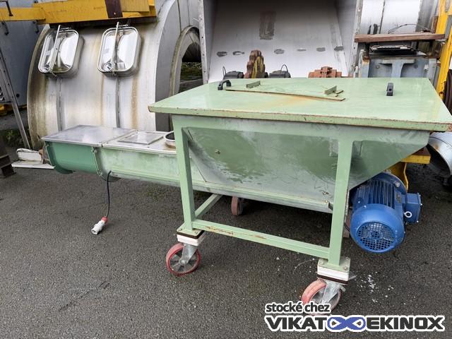 Silo mélangeur acier 44000 litres avec trémie d'alimentation MUSSO type MV44000