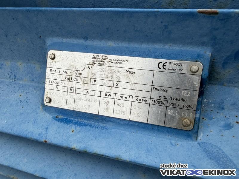 Silo mélangeur acier 44000 litres avec trémie d'alimentation MUSSO type MV44000