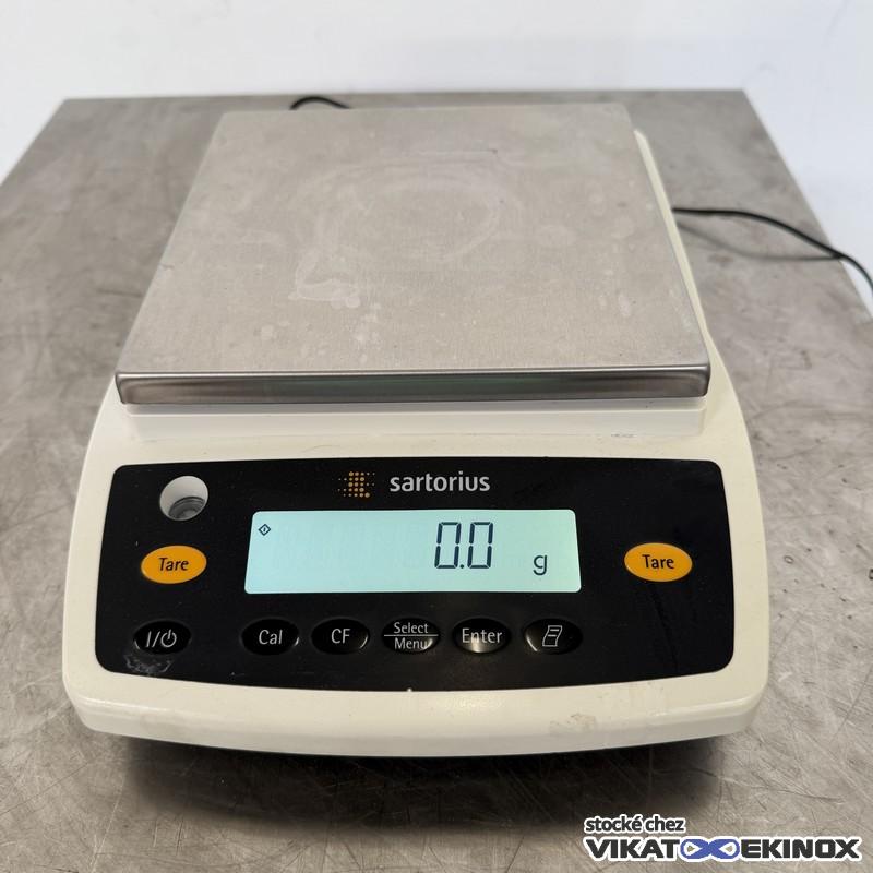 Balance 8200 g SARTORIUS type ENTRIS8201l-1S
