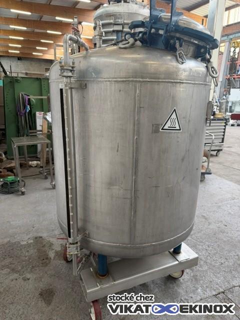 Cuve inox 1000L sur roues avec épingle de chauffe